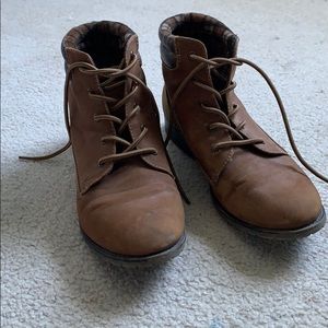 8.5 Eddie Bauer boots